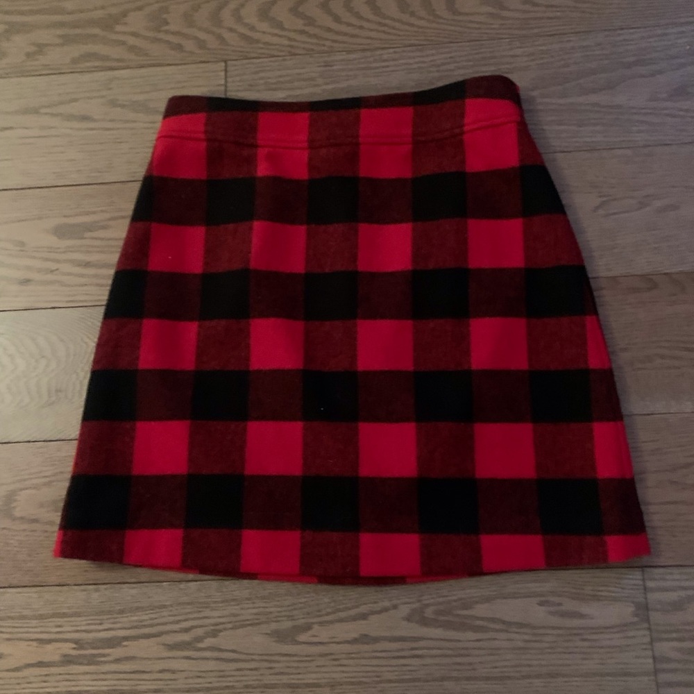 Jcrew black & red plaid skirt size 2  great for the holidays